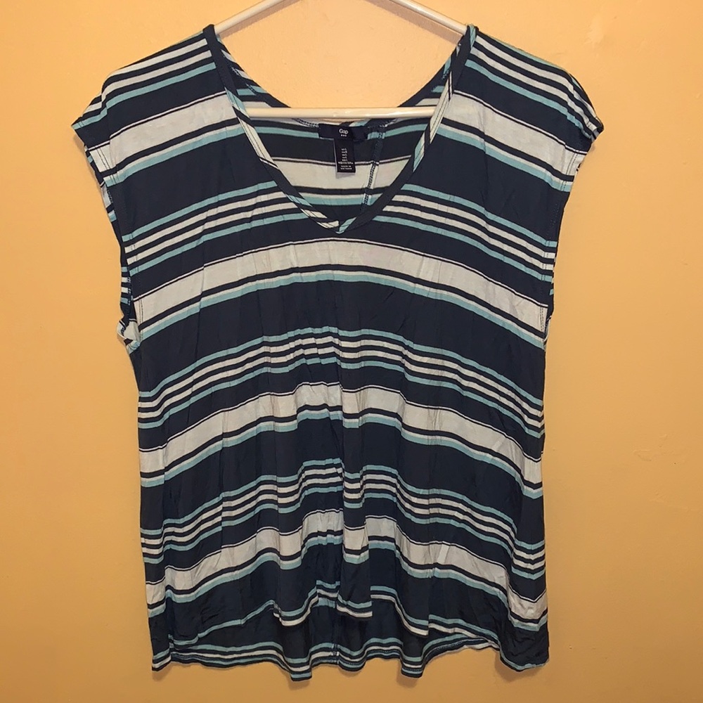 GAP short sleeve drape back shirt